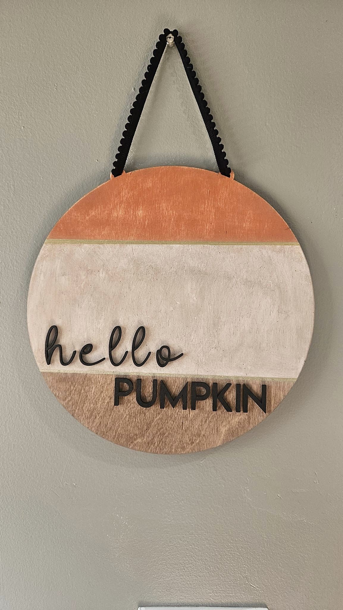 Hello pumpkin wall sign